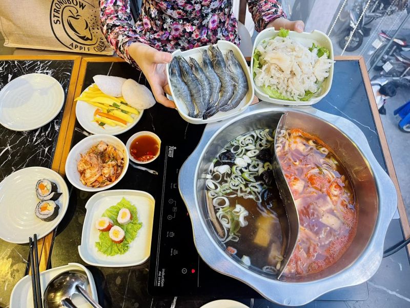 Rakuen Hotpot