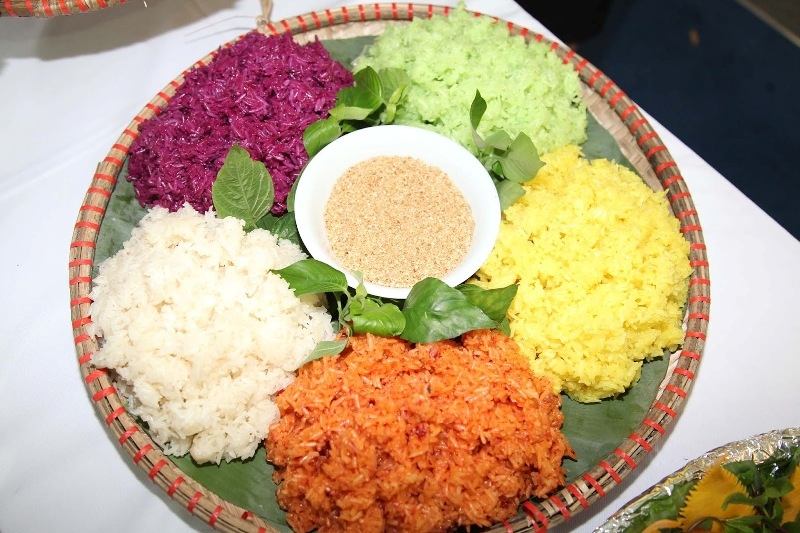 Xôi ngũ sắc Tây Bắc