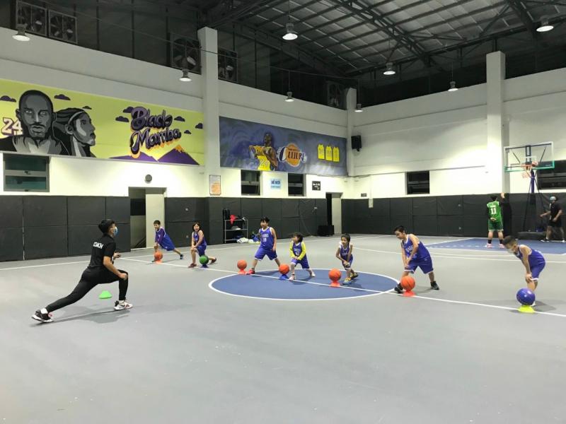 Sân bóng rổ SkyTrap