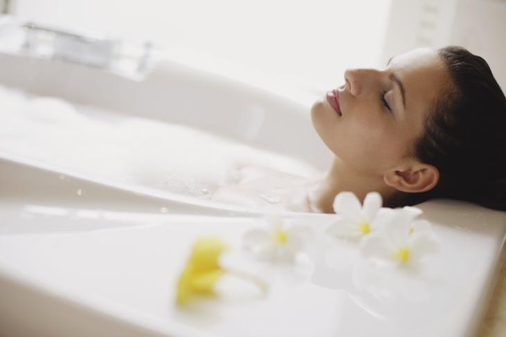 Tắm nước ấm trước khi đi ngủ cũng có thể là chìa khóa giúp người lớn ngủ ngon hơn
