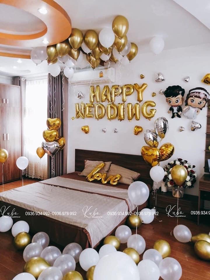 Có người ngồi hay nằm lên giường tân hôn