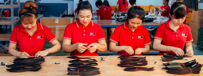 Xưởng sỉ giày dép nữ Thiên Hương