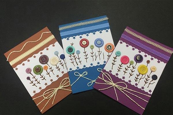 Làm thiệp từ cúc áo