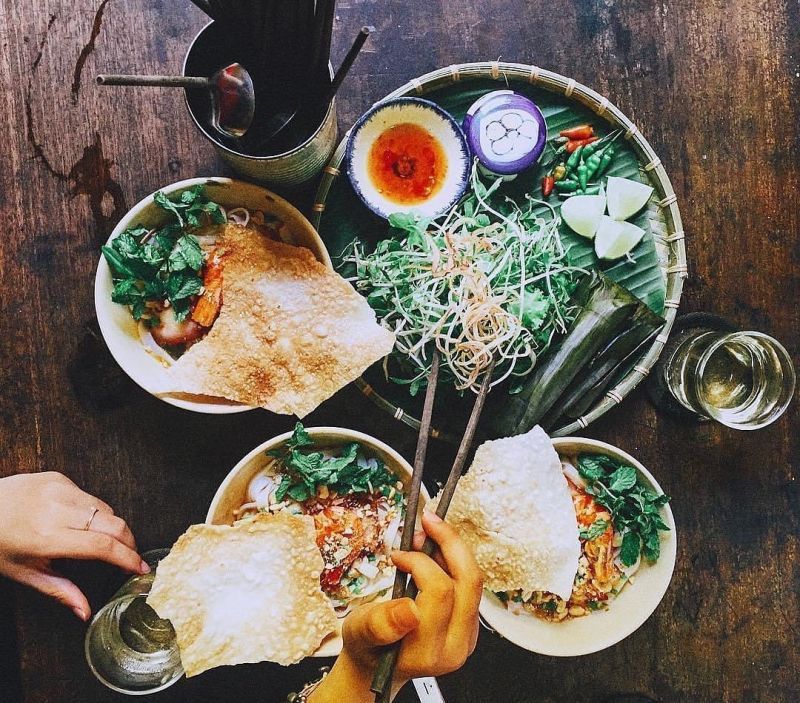 Tiệm Cơm-Cafe Hoa Giấy