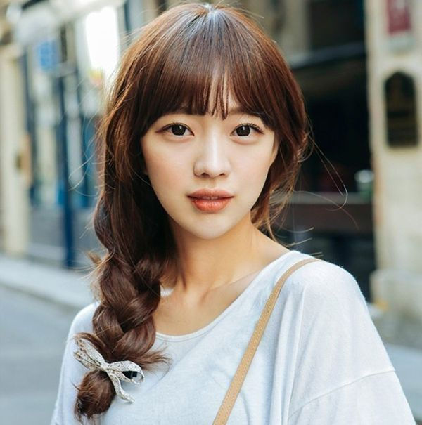 Tóc tết lệch một bên