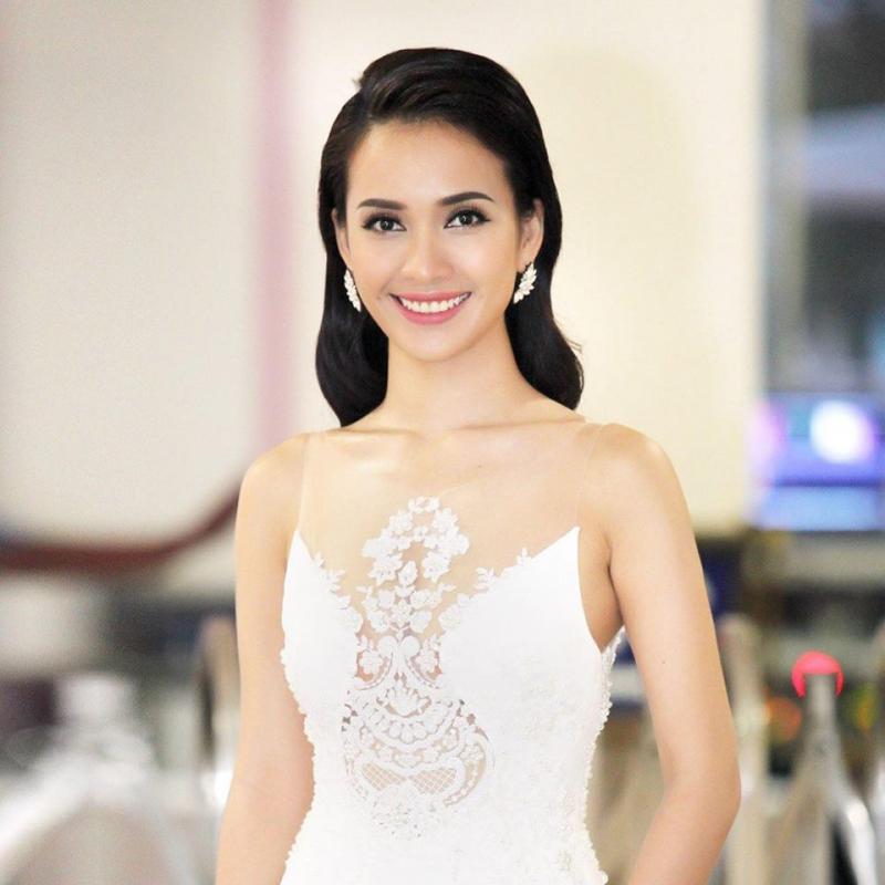 Ca sĩ Ái Phương