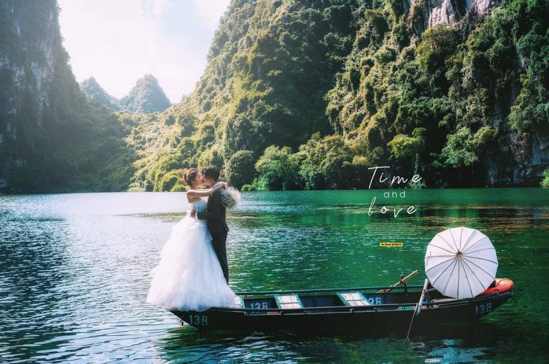 Sự kết hợp hài hòa sơn thủy tạo điểm nhấn cho mỗi bức ảnh