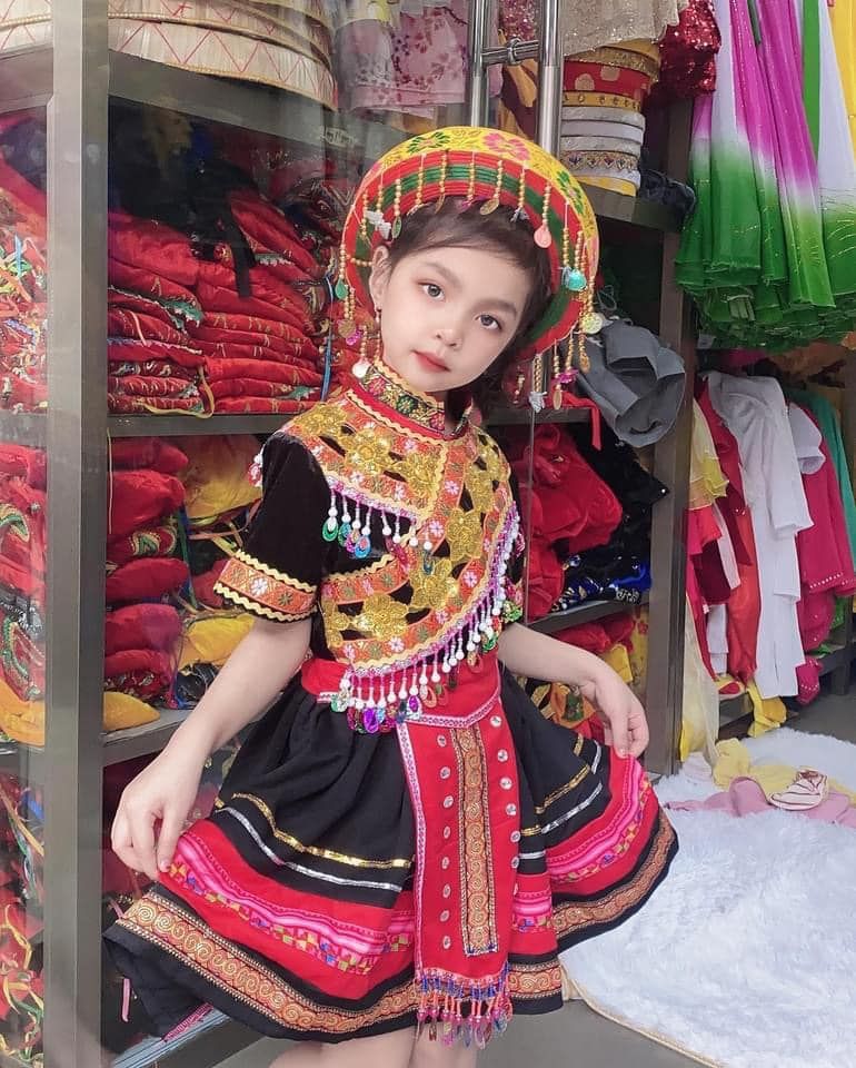 Trang Phục Biểu Diễn Đặng Thu Hà