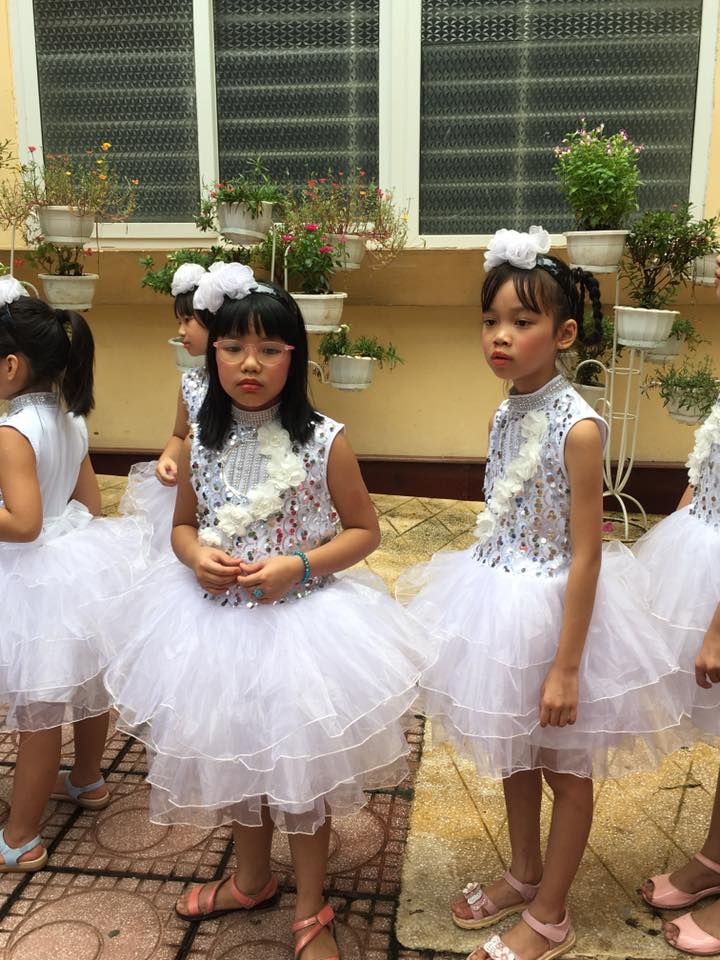 Trang phục biểu diễn LILY