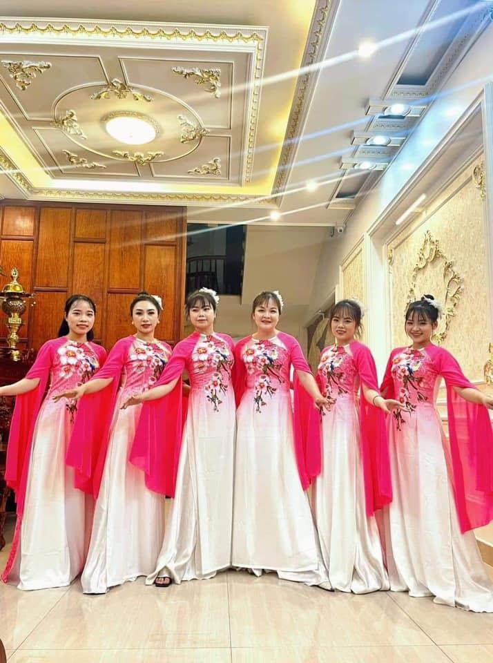 Trang phục biểu diễn Ngọc Bính