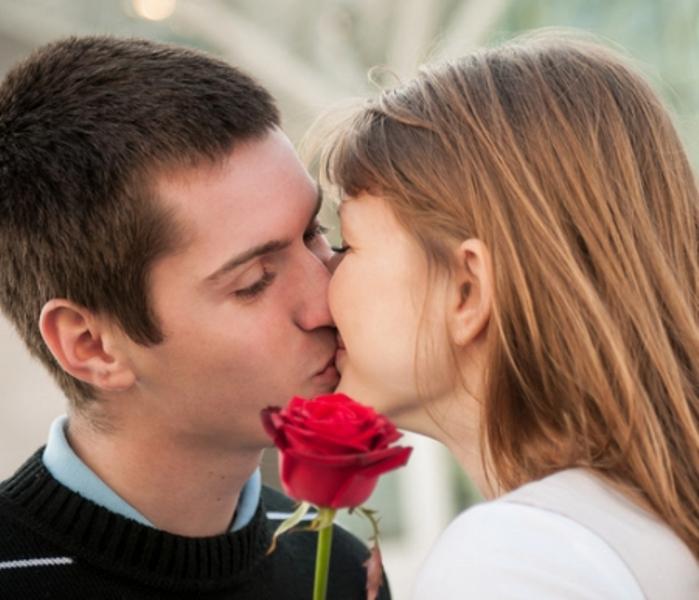 Những nụ hôn ngọt ngào chính là gia vị của tình yếu