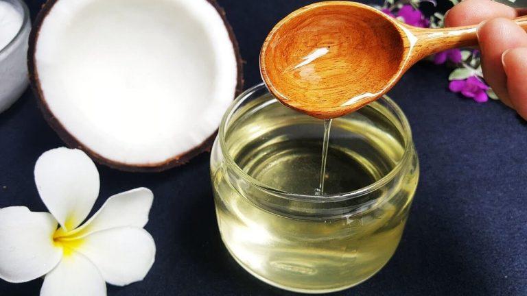 Dầu dừa giúp trị sẹo thâm