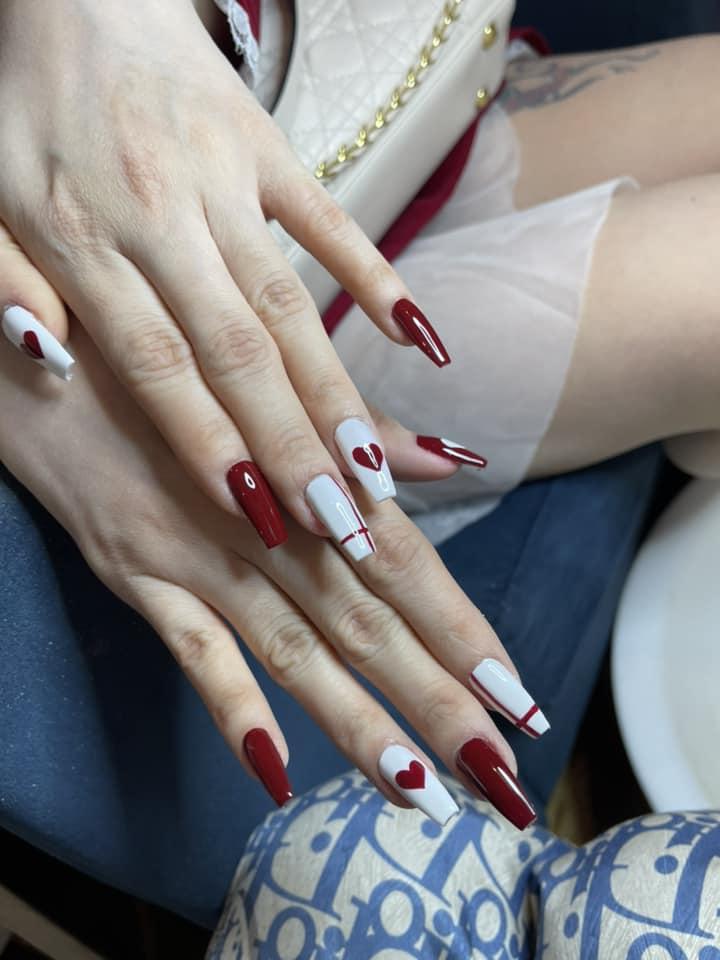 Trinh nail
