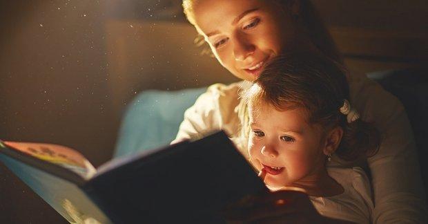 Dạy con qua trò chơi, phim ảnh, truyện kể