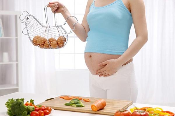 Trứng gà tốt cho bà bầu