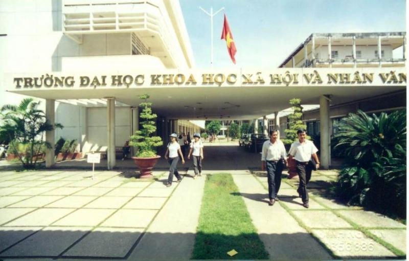 Đại học khoa học xã hội và nhân văn