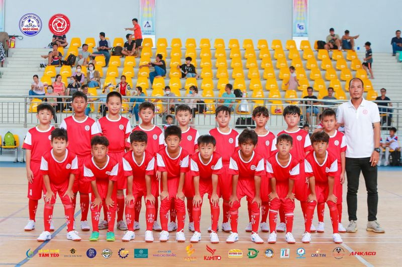 Trung tâm Bóng đá Ngọc Hùng