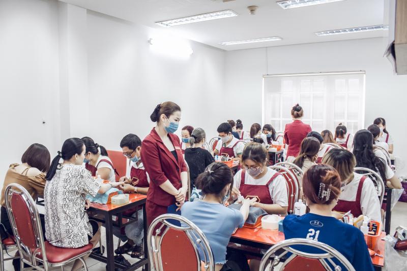 Trung tâm đào tạo nghề chuyên nghiệp - World Nail School