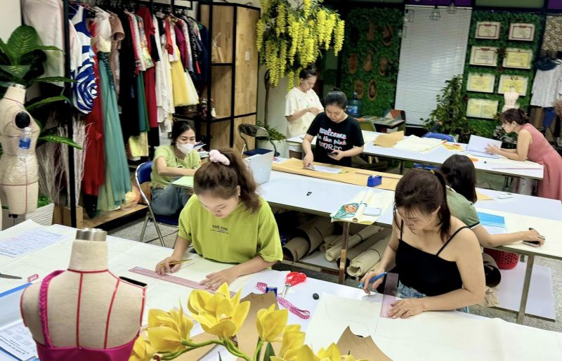Trung Tâm Đào Tạo Thiết Kế Thời Trang Chuyên Nghiệp Huyen Fashion