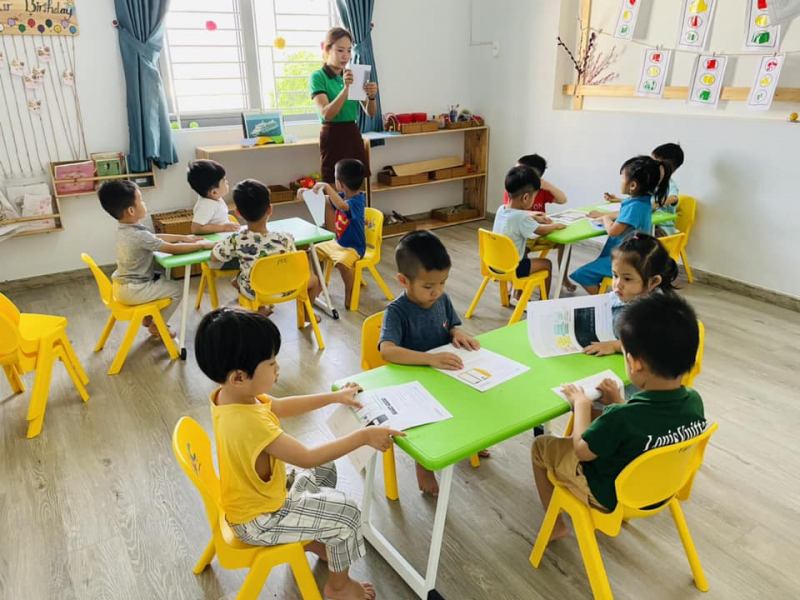 Trường Mầm non Khủng Long Con