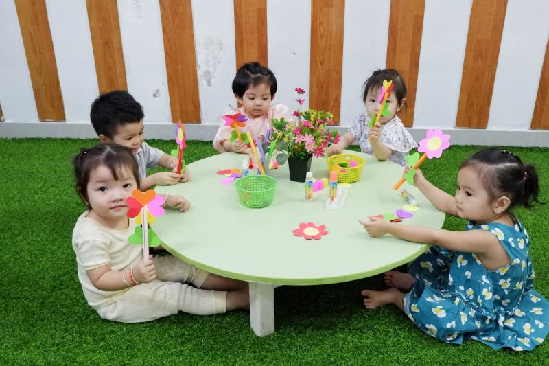 Trường Mầm non tư thục Hải Yến giúp bé phát triển toàn diện về thể chất, nhận thức, tình cảm xã hội, ngôn ngữ và thẩm mỹ