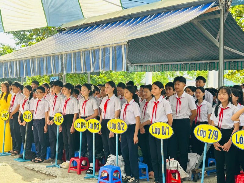 Trường THCS Đàm Quang Trung