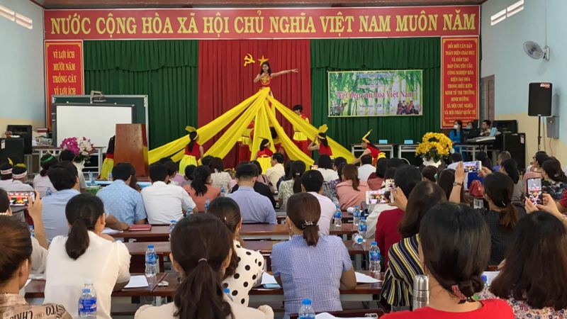 Trường THCS Huỳnh Thúc Kháng