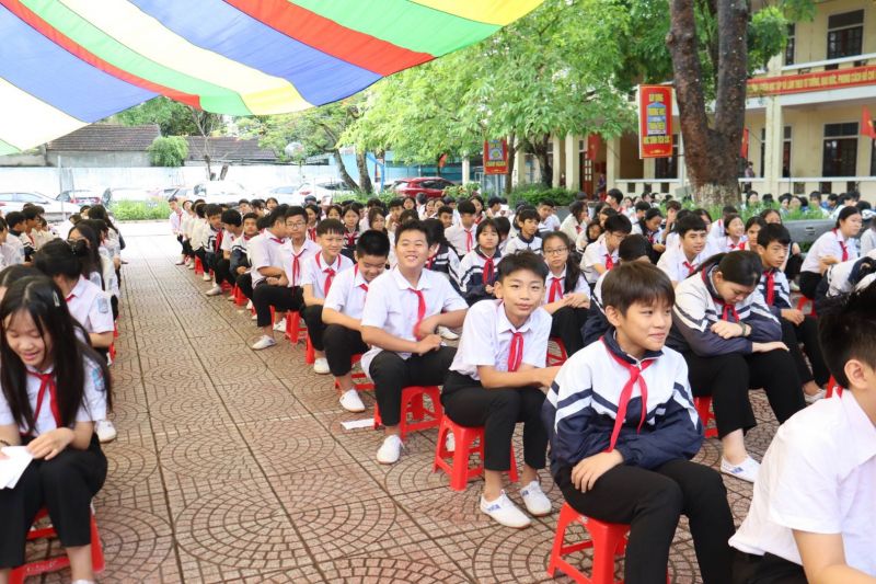 Trường THCS Lý Nhật Quang