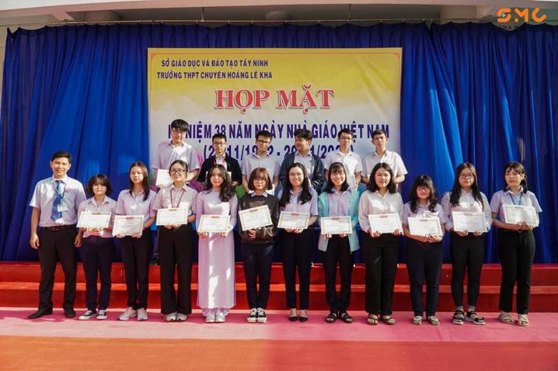 Trường THPT Chuyên Hoàng Lê Kha