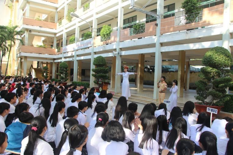 Trường THPT Lý Thường Kiệt
