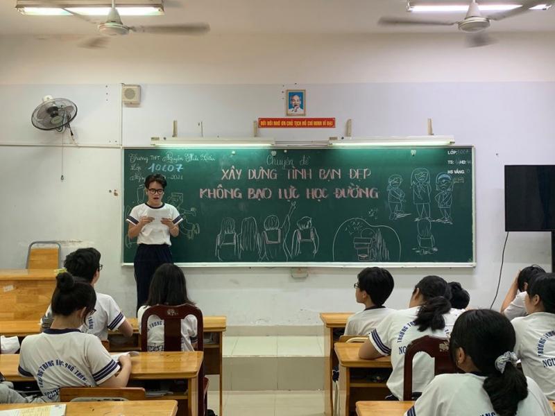 Trường THPT Nguyễn Hữu Cầu