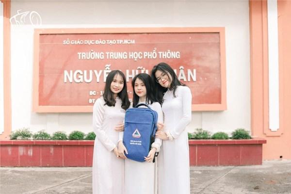 Trường THPT Nguyễn Hữu Huân