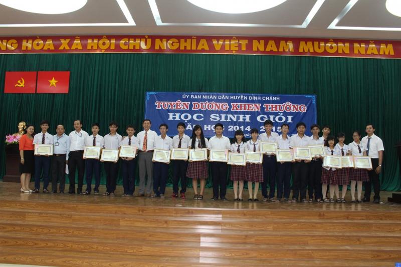 Trường THPT Tân Túc