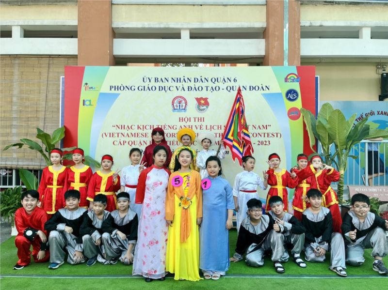Học sinh trường Tiểu học Kim Đồng tham gia 