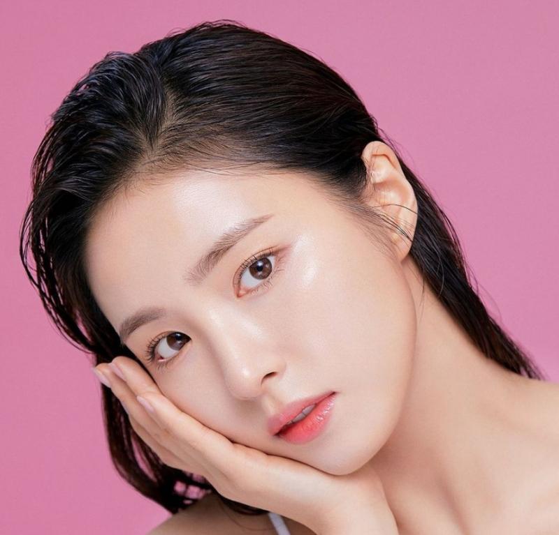 Viên uống Topvalu hỗ trợ cấp ẩm cho da bổ sung Hyaluronic Acid giúp da căng bóng sau thời gian sử dụng.