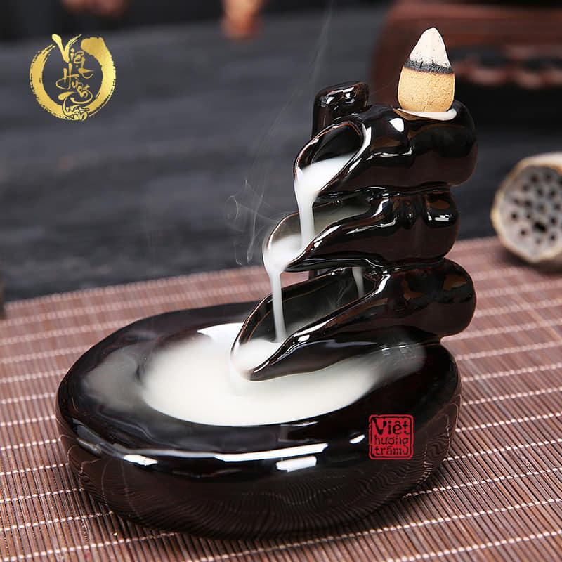 Việt Hương Trầm