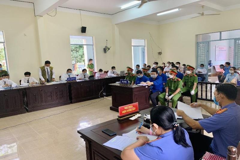 Phiên tòa sơ thẩm xử Trương Châu Hữu Danh và 4 bị cáo khác. (Ảnh: PLO)
