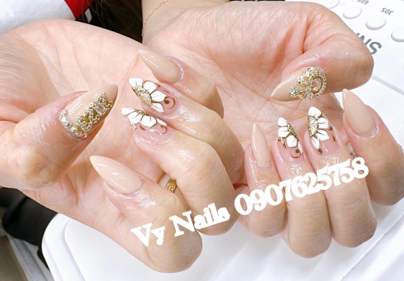 Vy Nails có nhiều năm kinh nghiệm trong việc giảng dạy đào tạo, cùng với sự trau dồi học hỏi tu bổ không ngừng