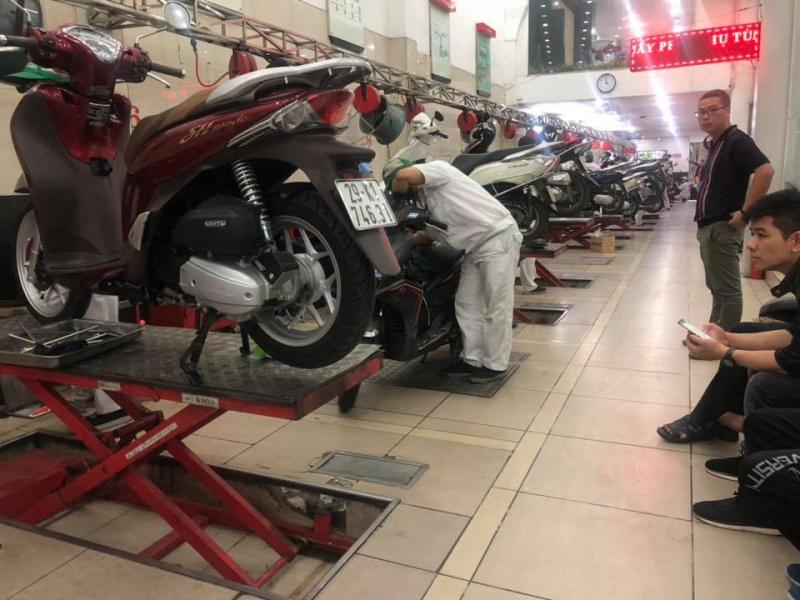 Xe máy Quốc Hùng