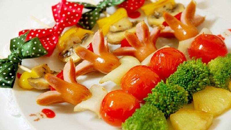 Xúc xích nướng rau củ